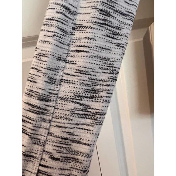 Lululemon Meant To Move Long Sleeve Shirt in Tiger Space Dye Black White - Picture 5 of 8